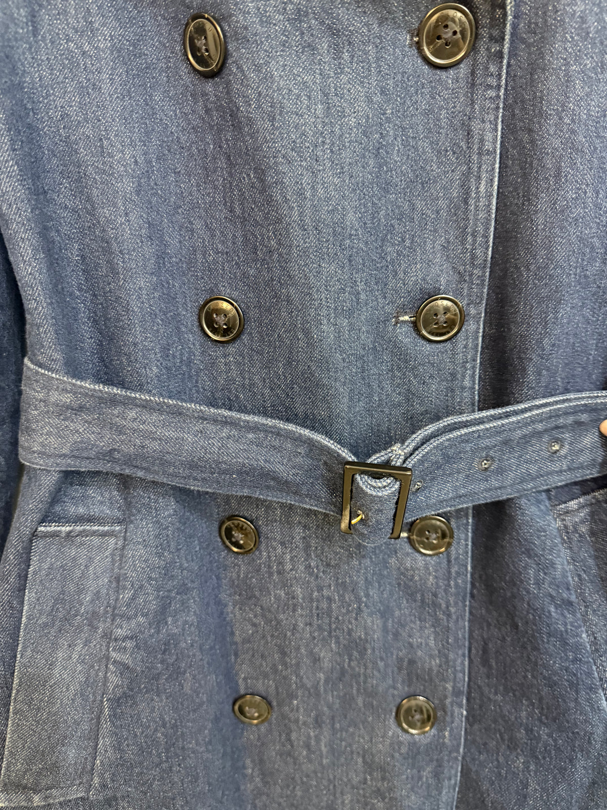 Closed Trenchcoat