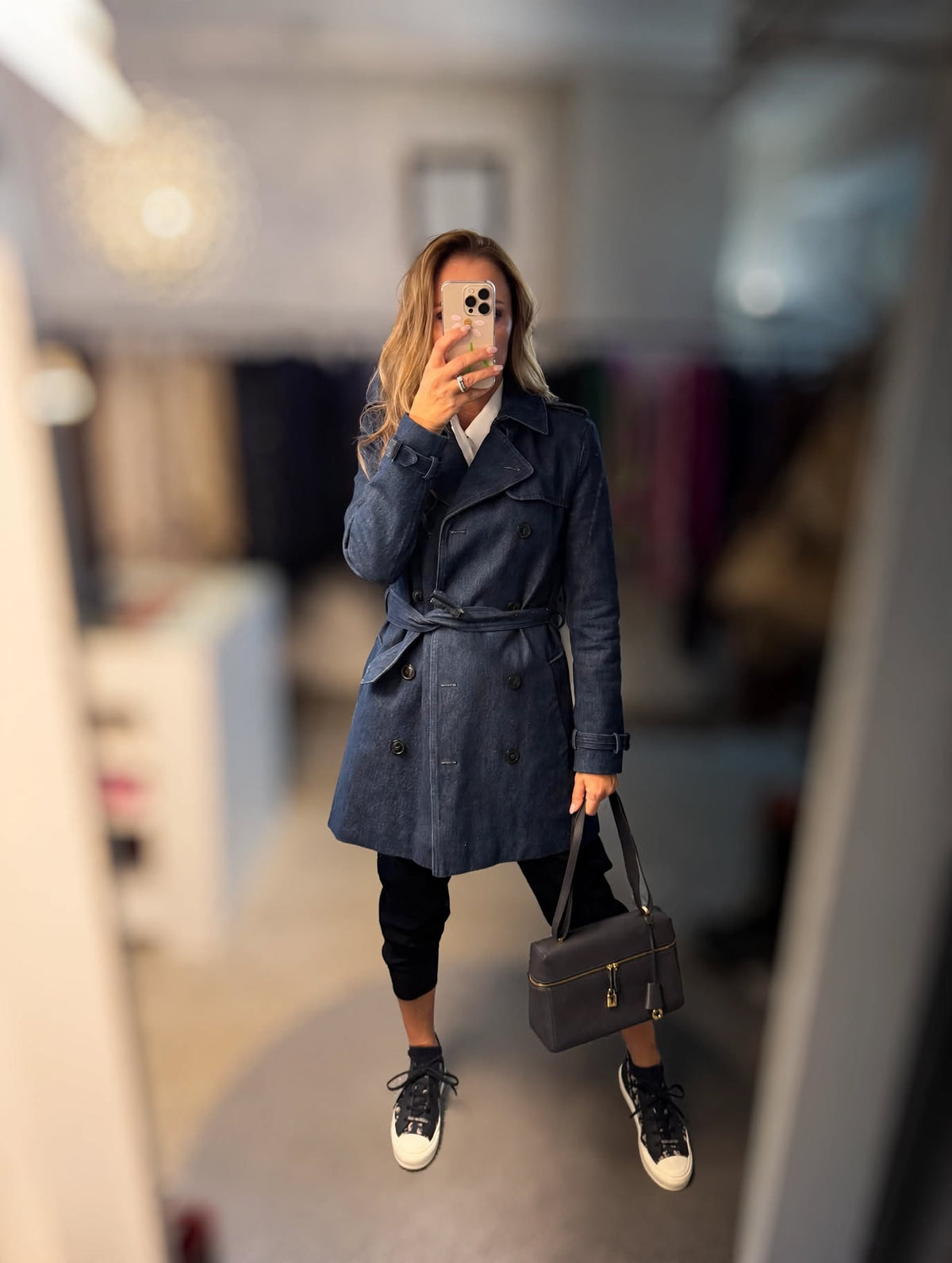 Closed Trenchcoat